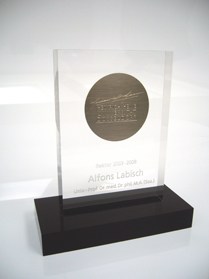 Bild - Abschiedsgeschenk für Prof. Labisch, Uni Düsseldorf Acrylglas mit Gravur und Silberplakette