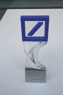 Bild - Award aus Acrylglas mit gravierten Metallsockel