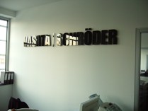Bild - 3 D-Buchstaben aus schwarzem Acrylglas